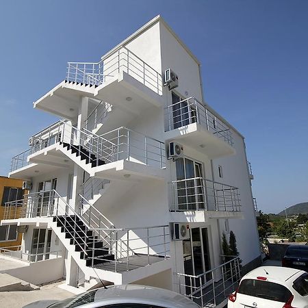 Apartments Victoria Sutomore Exterior photo