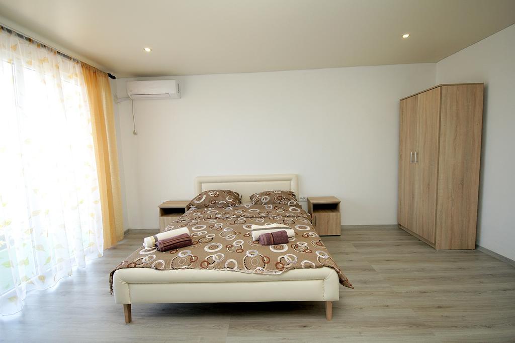 Apartments Victoria Sutomore Exterior photo